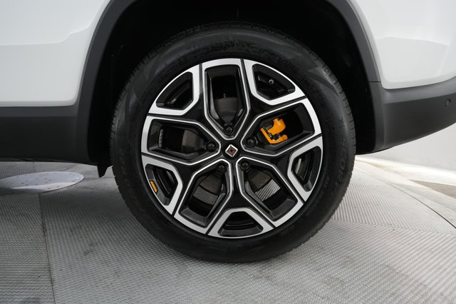 2022 Rivian R1S — photo 15 of 23
