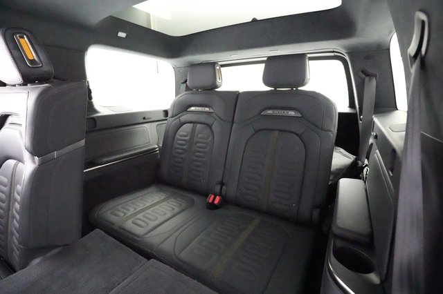 2022 Rivian R1S — photo 20 of 23