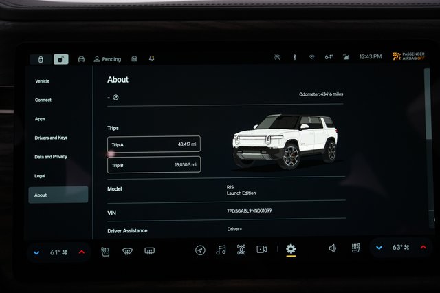 2022 Rivian R1S — photo 5 of 23
