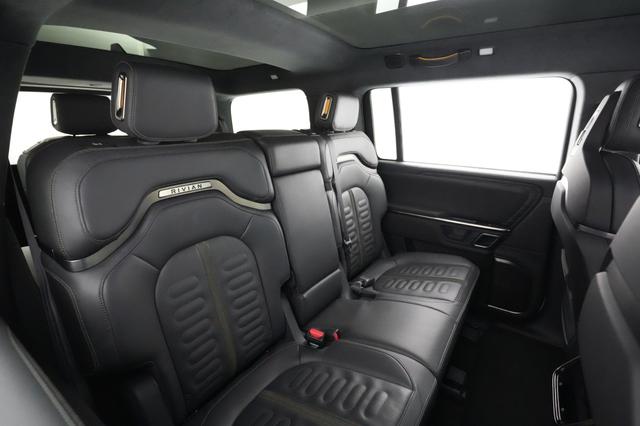 2022 Rivian R1S