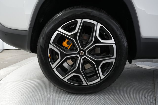 2022 Rivian R1S — photo 17 of 23