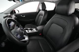 2022 Hyundai Kona — photo 3 of 24