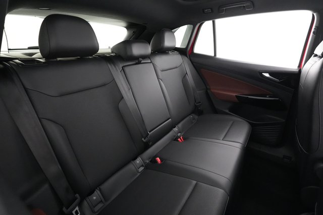 2022 Volkswagen ID.4 — photo 4 of 22