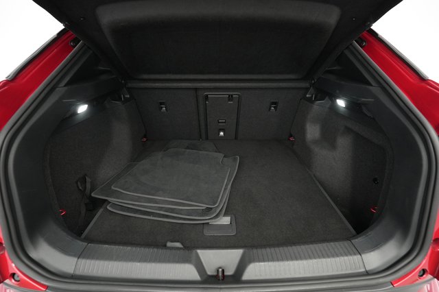 2022 Volkswagen ID.4 — photo 6 of 22