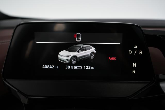 2022 Volkswagen ID.4 — photo 5 of 22