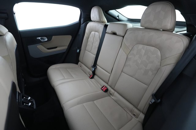 2022 Polestar 2 — photo 19 of 22