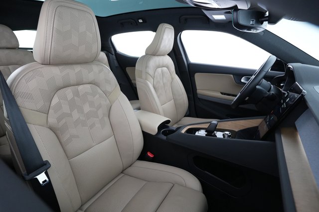 2022 Polestar 2 — photo 18 of 22