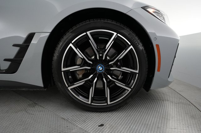 2024 BMW i4 — photo 15 of 23