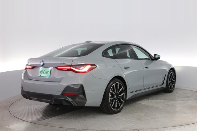 2024 BMW i4 — photo 2 of 23