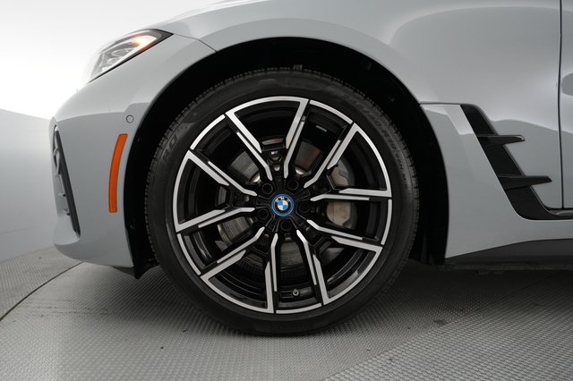 2024 BMW i4 — photo 7 of 23