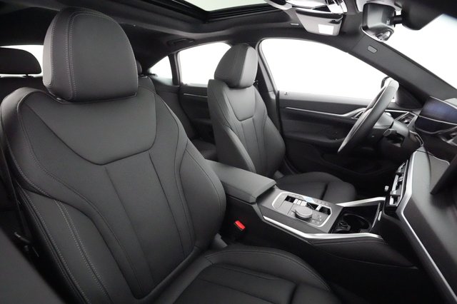 2024 BMW i4 — photo 19 of 23