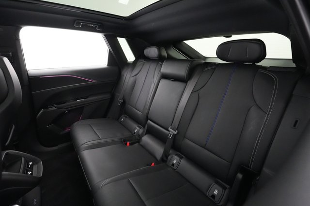 2024 Cadillac Lyriq — photo 19 of 22
