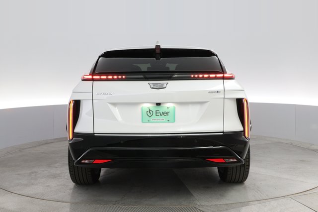 2024 Cadillac Lyriq — photo 12 of 22