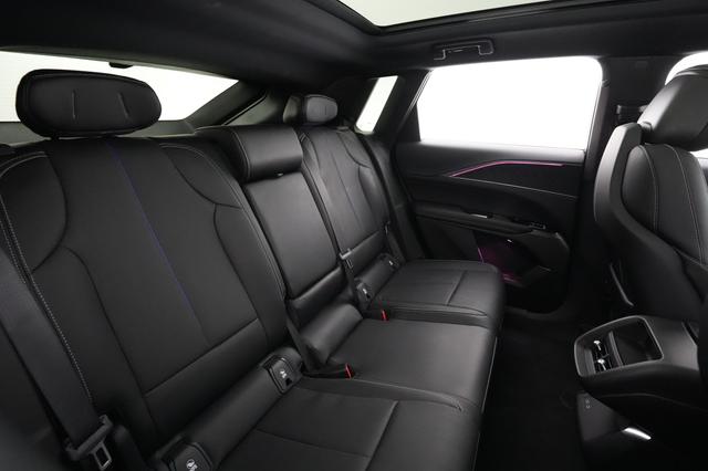 2024 Cadillac Lyriq — photo 4 of 22