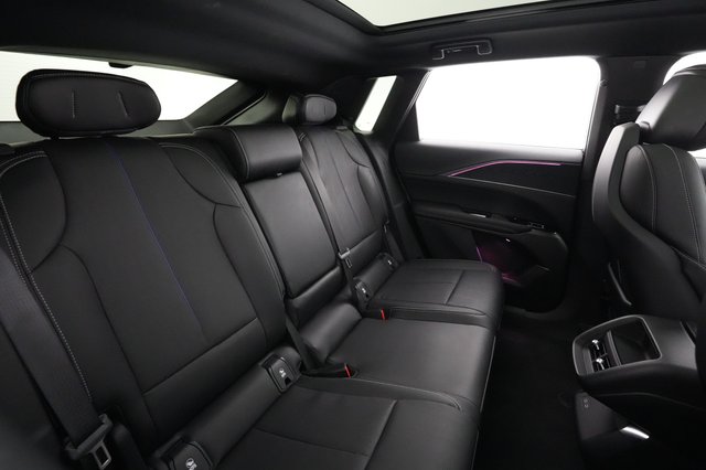 2024 Cadillac Lyriq — photo 4 of 22