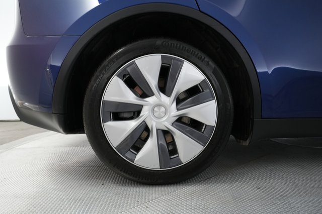 2023 Tesla Model Y — photo 17 of 23
