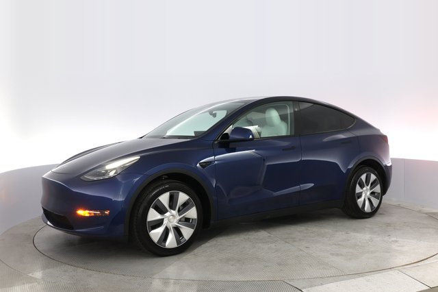 2023 Tesla Model Y — photo 14 of 23