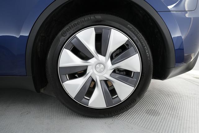 2023 Tesla Model Y — photo 7 of 23