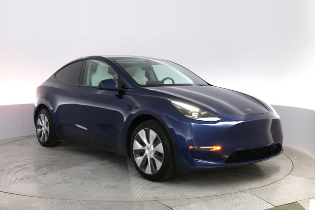 2023 Tesla Model Y — photo 10 of 23