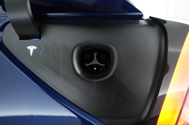 2023 Tesla Model Y — photo 8 of 23