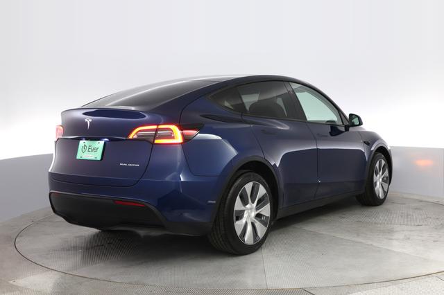2023 Tesla Model Y — photo 2 of 23
