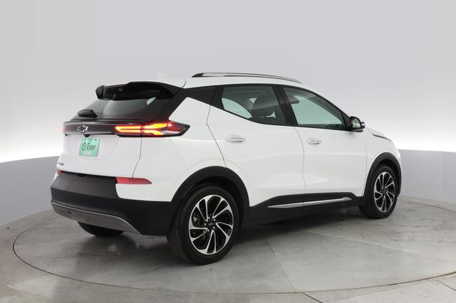 2023 Chevrolet Bolt EUV — photo 2 of 22