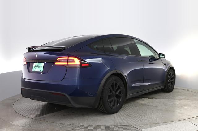 2022 Tesla Model X — photo 2 of 23