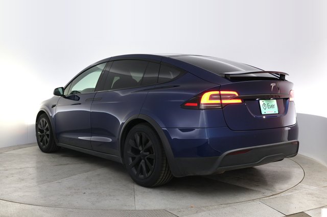 2022 Tesla Model X — photo 13 of 23