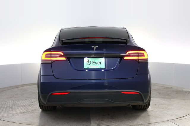 2022 Tesla Model X — photo 12 of 23