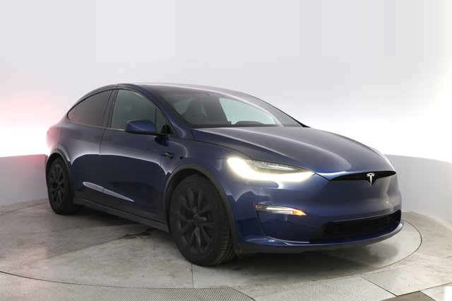 2022 Tesla Model X — photo 10 of 23