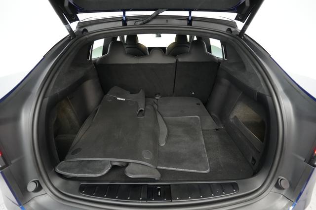 2022 Tesla Model X — photo 6 of 23