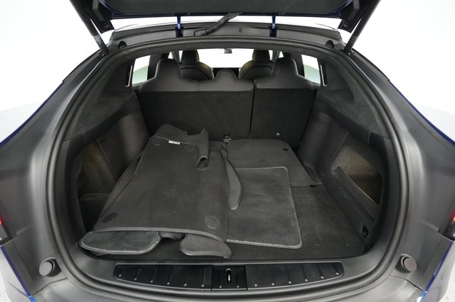 2022 Tesla Model X — photo 6 of 23