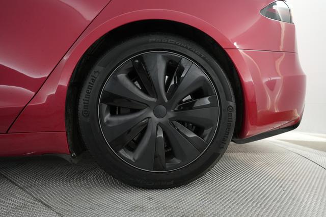 2022 Tesla Model S — photo 7 of 21