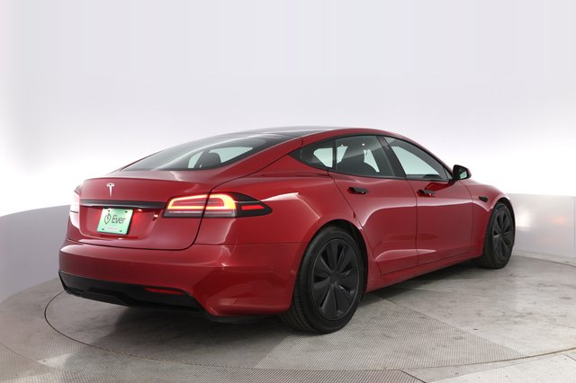 2022 Tesla Model S — photo 2 of 21
