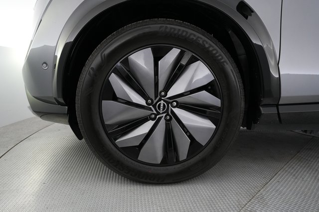 2023 Nissan Ariya — photo 17 of 23