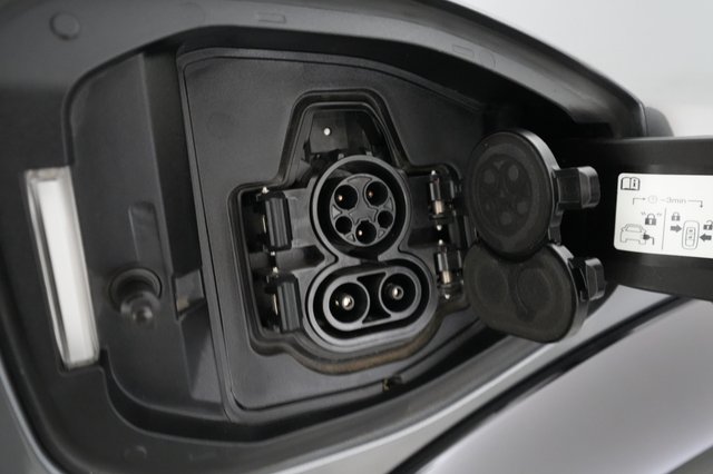 2023 Nissan Ariya — photo 8 of 23