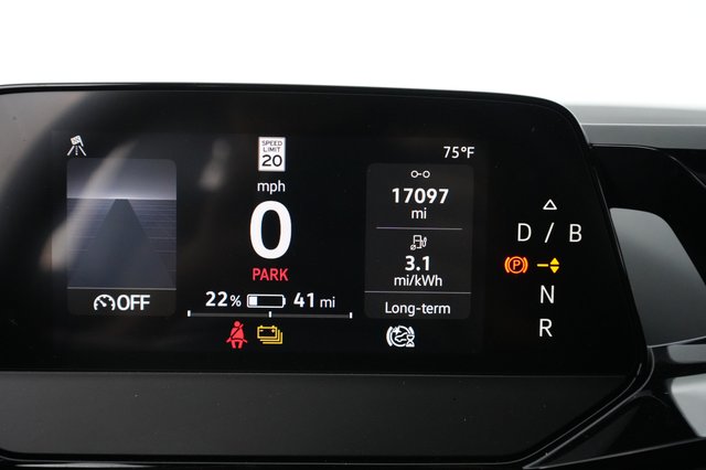 2023 Volkswagen ID.4 — photo 5 of 21