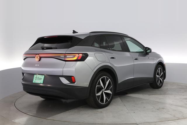 2023 Volkswagen ID.4 — photo 2 of 21