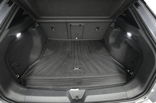 2023 Volkswagen ID.4 — photo 6 of 21