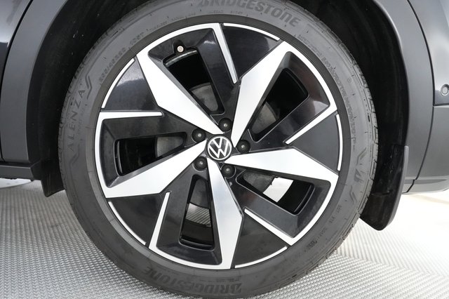2023 Volkswagen ID.4 — photo 7 of 23