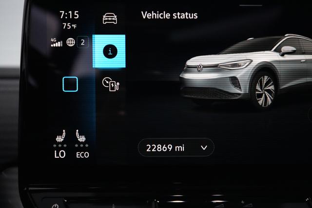 2023 Volkswagen ID.4 — photo 5 of 23