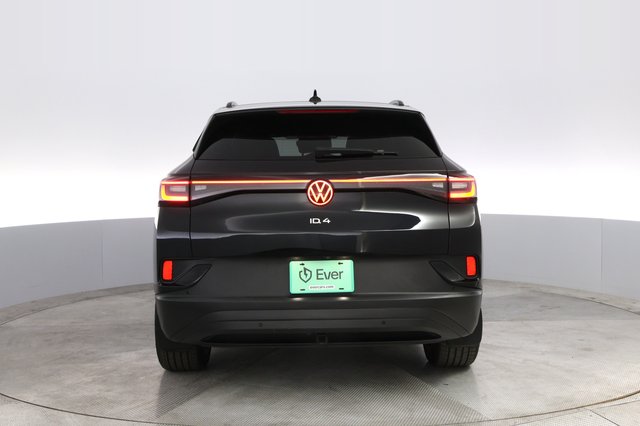 2023 Volkswagen ID.4 — photo 12 of 23