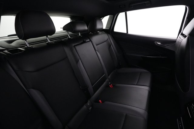 2023 Volkswagen ID.4 — photo 4 of 23