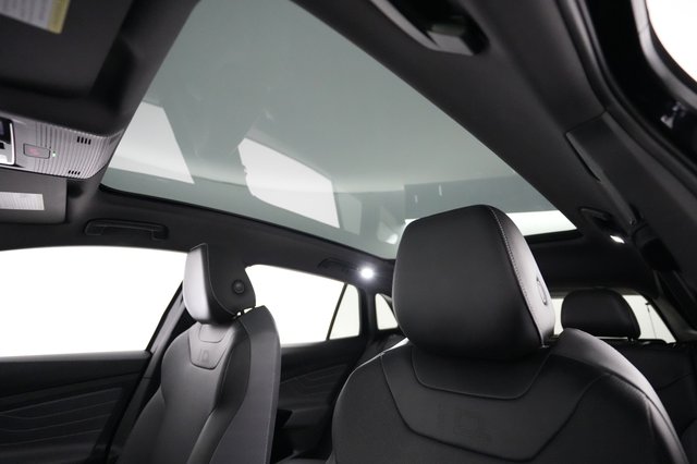2023 Volkswagen ID.4 — photo 20 of 23
