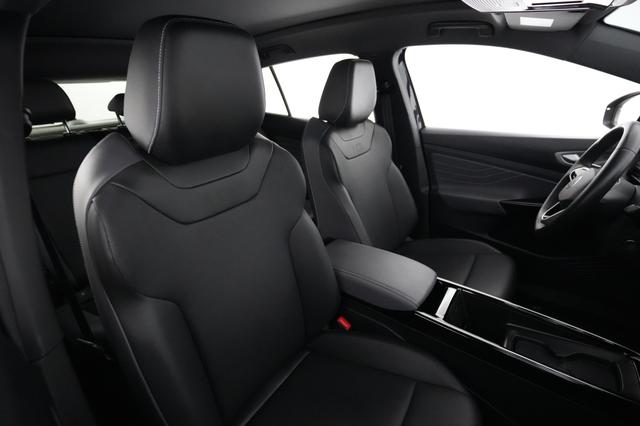 2023 Volkswagen ID.4 — photo 3 of 23