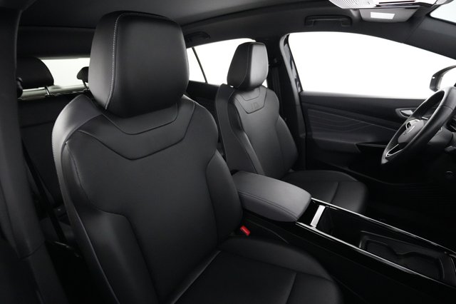 2023 Volkswagen ID.4 — photo 3 of 23