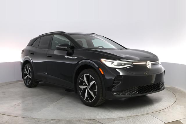 2023 Volkswagen ID.4 — photo 10 of 23