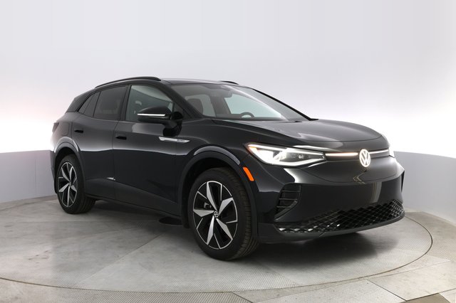 2023 Volkswagen ID.4 — photo 10 of 23