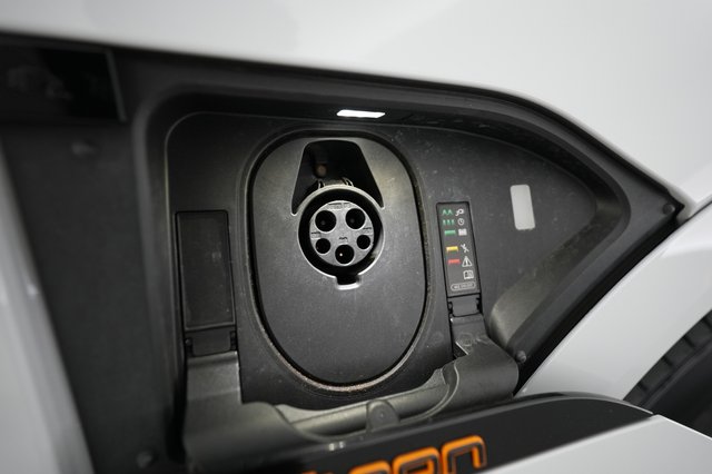 2022 Audi e-tron — photo 21 of 23