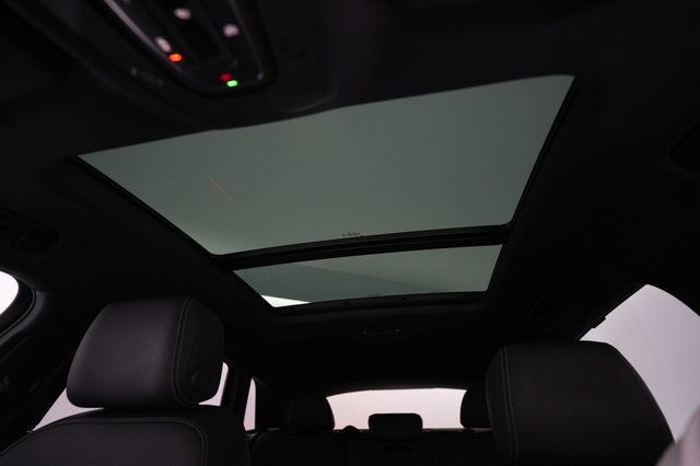 2022 Audi e-tron — photo 20 of 23